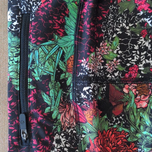 Lululemon Speed Up Tight 28" in Zen Garden Multi - Picture 5 of 8